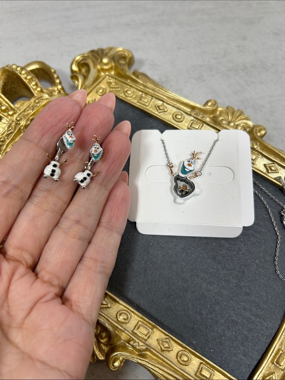 Origami Owl for Disney Olaf Snowman Necklace and Earring Set